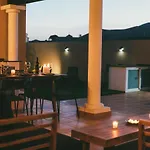 Moderne Met Verwarmd Zwembad In * كوراليهو