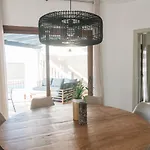 Moderne Met Verwarmd Zwembad In كوراليهو