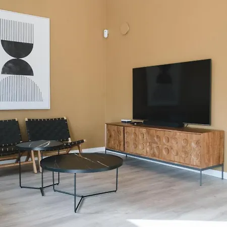 Vila Moderne Met Verwarmd Zwembad In *