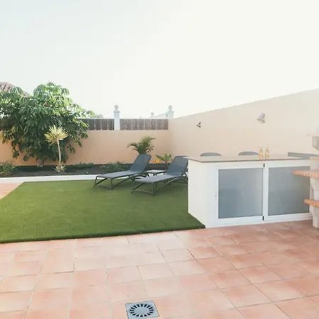Moderne Met Verwarmd Zwembad In Vila