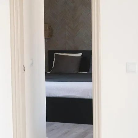 Moderne Met Verwarmd Zwembad In Коральео