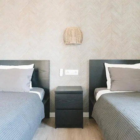 Moderne Met Verwarmd Zwembad In Villa *