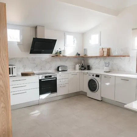 Moderne Met Verwarmd Zwembad In Villa