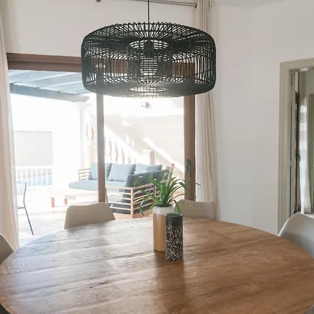 Moderne Met Verwarmd Zwembad In Corralejo