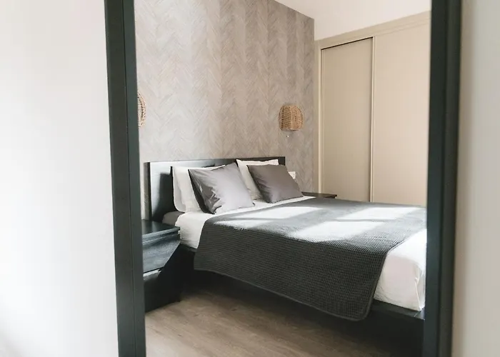 Moderne Met Verwarmd Zwembad In Villa *