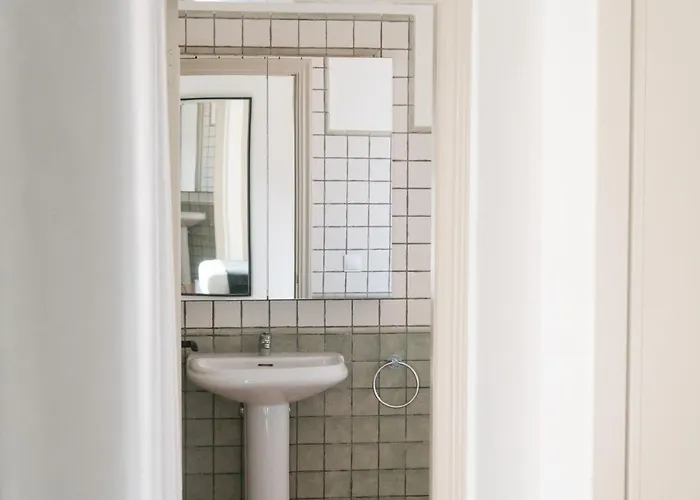 Moderne Met Verwarmd Zwembad In