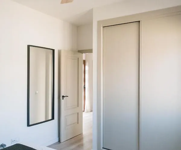 Moderne Met Verwarmd Zwembad In Вилла Коральео