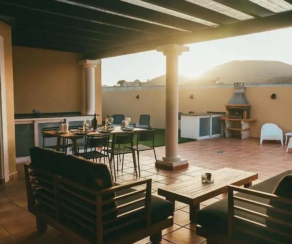 Moderne Met Verwarmd Zwembad In *