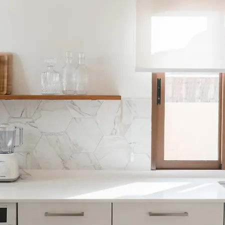 Moderne Met Verwarmd Zwembad In