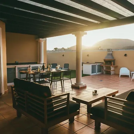 Moderne Met Verwarmd Zwembad In *