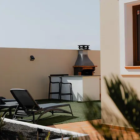 Moderne Met Verwarmd Zwembad In Villa *