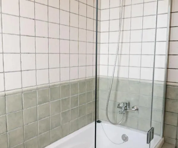 Moderne Met Verwarmd Zwembad In *