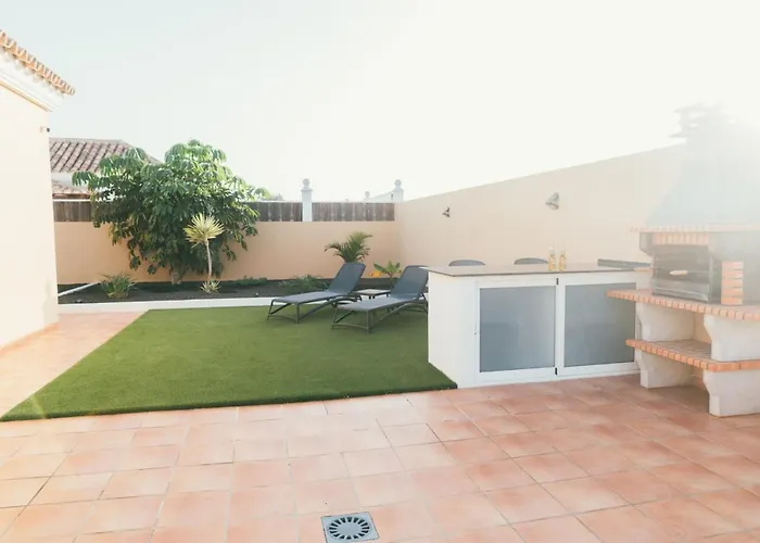 Moderne Met Verwarmd Zwembad In Villa