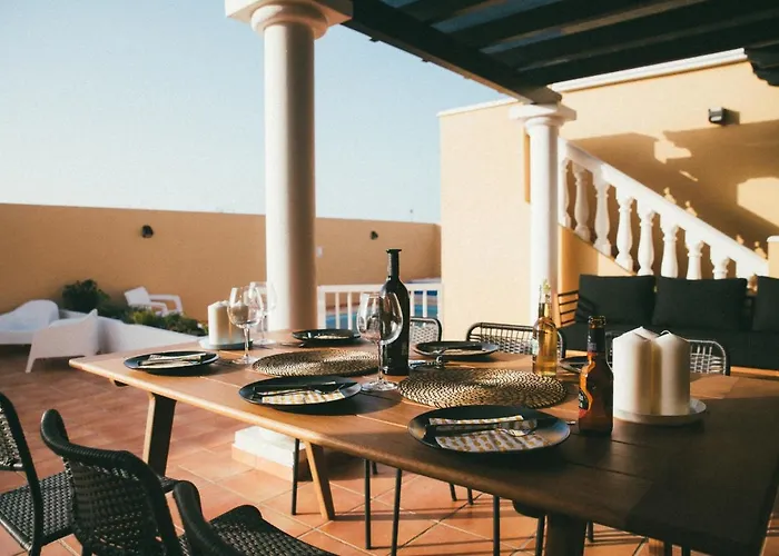 Moderne Met Verwarmd Zwembad In *