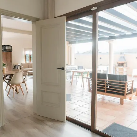 Moderne Met Verwarmd Zwembad In Villa