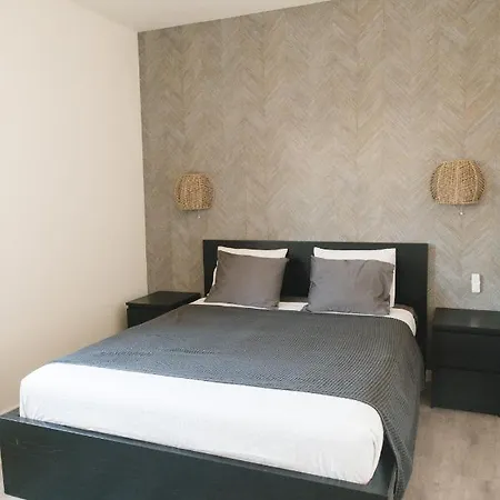 Moderne Met Verwarmd Zwembad In Villa *